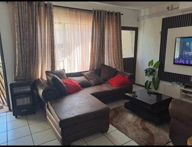 1 BEDROOM TOWNHOUSE FOR SALE IN BRUMA
